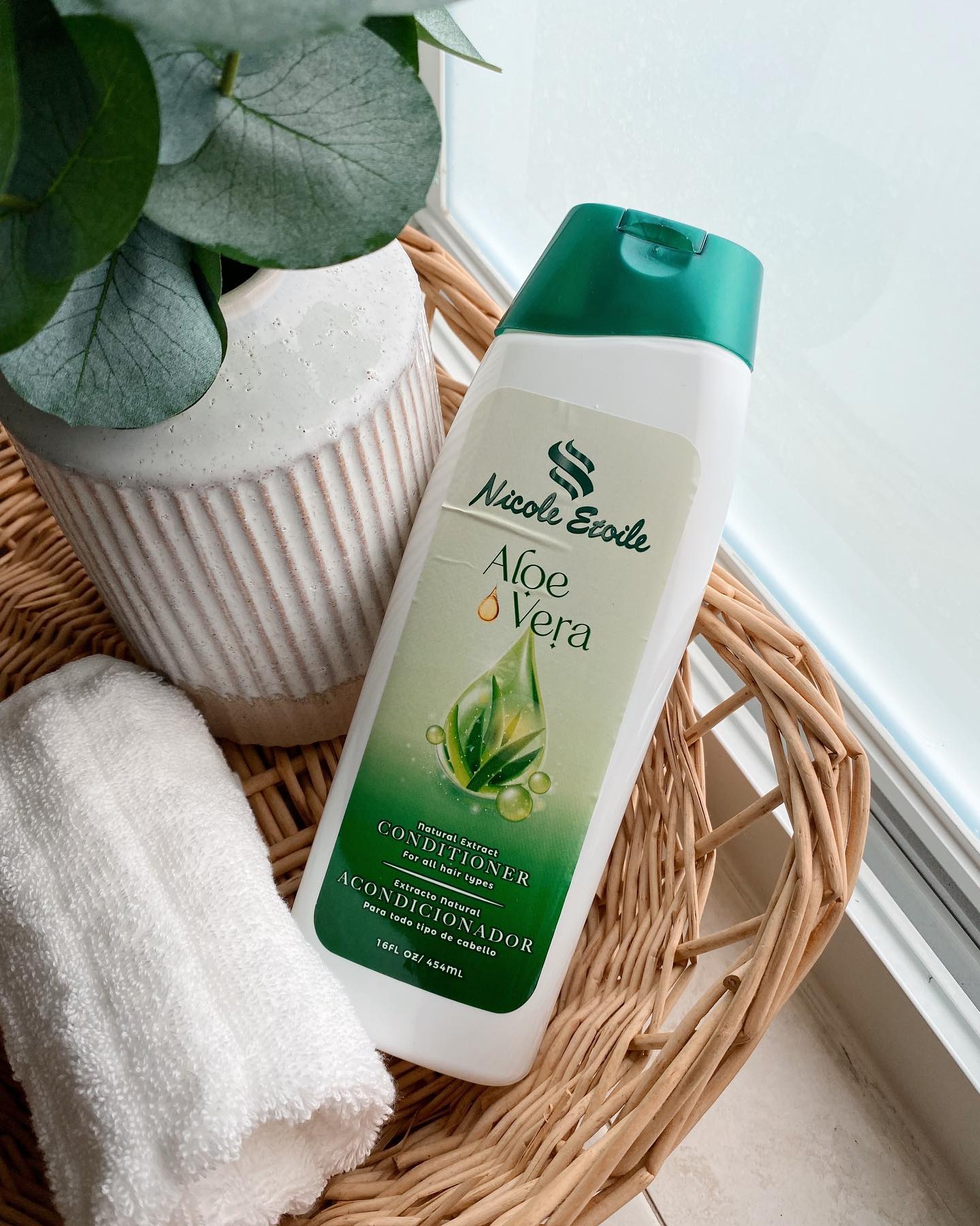 Nicole Aloe Vera Conditioner 16. oz – Healthtex Distributors